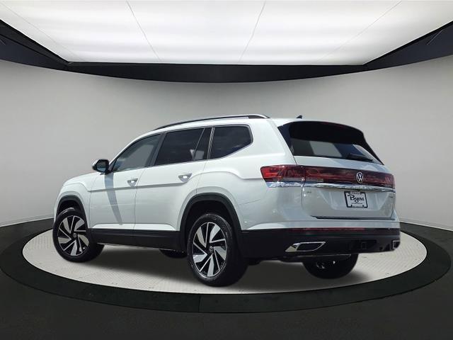 Photo of 2026 Opal White Pearl Volkswagen Atlas
