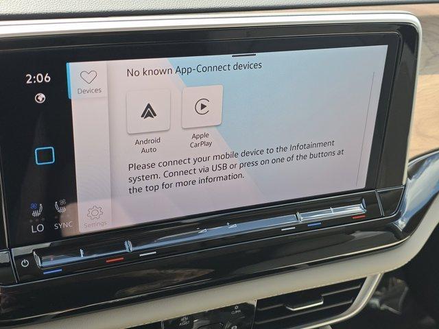 Photo of 2026 Opal White Pearl Volkswagen Atlas