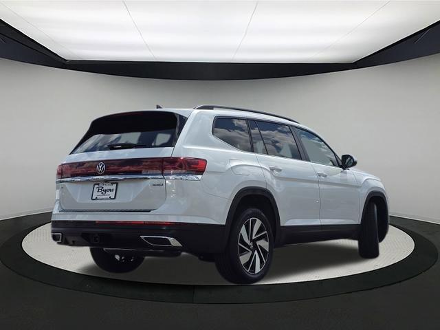 Photo of 2026 Opal White Pearl Volkswagen Atlas