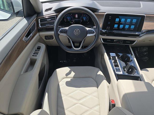 Photo of 2026 Opal White Pearl Volkswagen Atlas