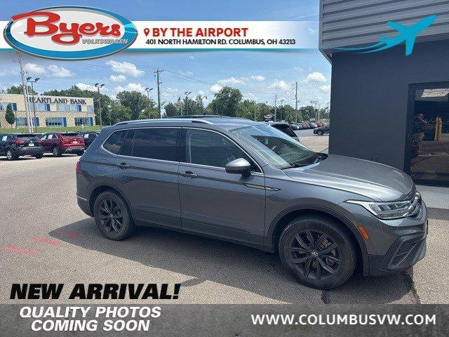 Photo of 2022 Platinum Gray Metallic Volkswagen Tiguan