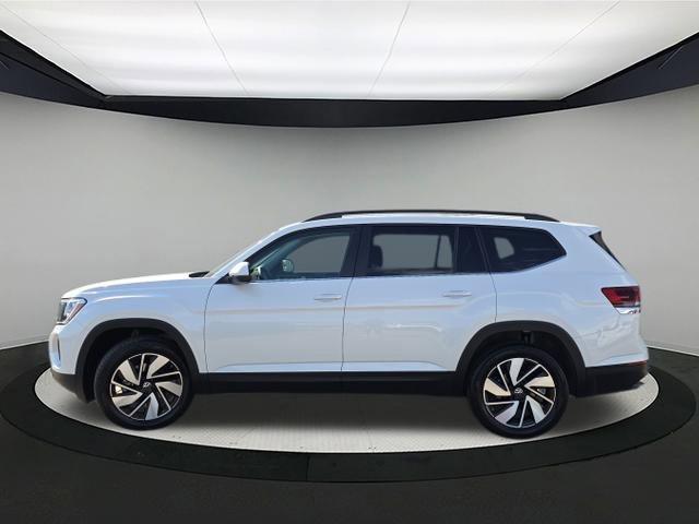 Photo of 2026 Opal White Pearl Volkswagen Atlas