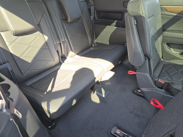 Photo of 2026 Opal White Pearl Volkswagen Atlas