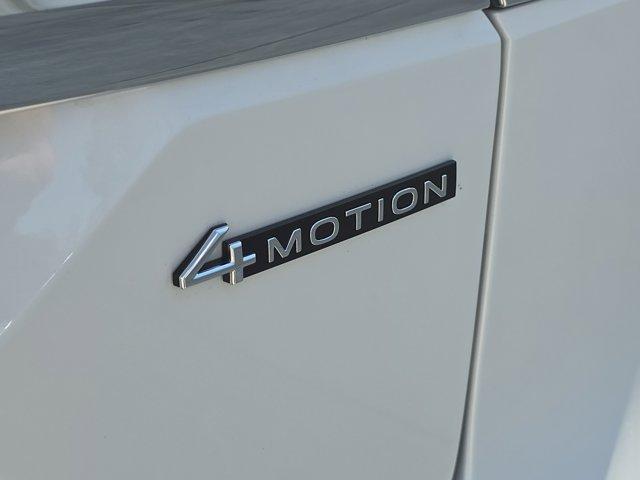 Photo of 2026 Opal White Pearl Volkswagen Atlas