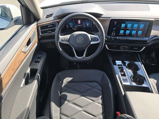 Photo of 2026 Opal White Pearl Volkswagen Atlas
