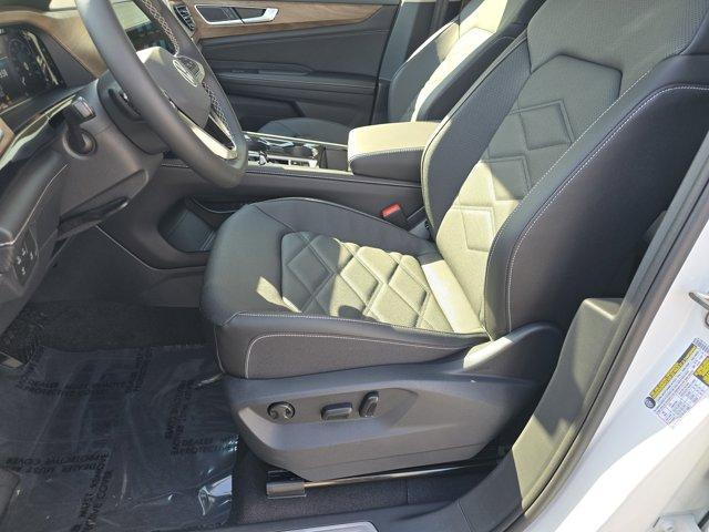 Photo of 2026 Opal White Pearl Volkswagen Atlas