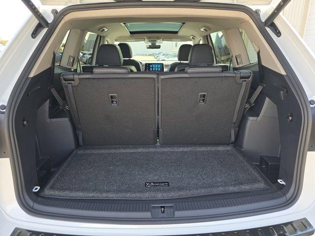 Photo of 2026 Opal White Pearl Volkswagen Atlas