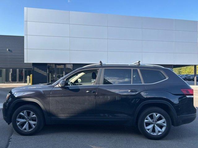Photo of 2019 Deep Black Pearl Effect Volkswagen Atlas