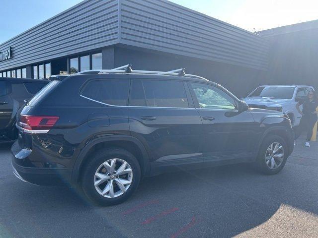 Photo of 2019 Deep Black Pearl Effect Volkswagen Atlas