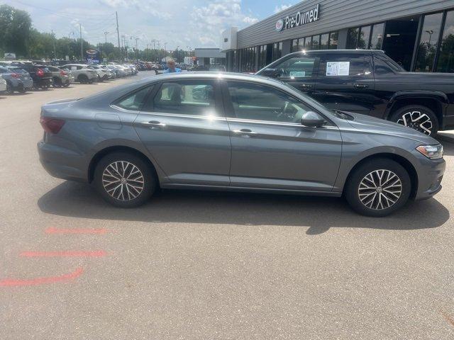 Photo of 2021 Platinum Gray Metallic Volkswagen Jetta