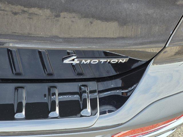 Photo of 2025 Deep Black Pearl Effect Volkswagen Taos