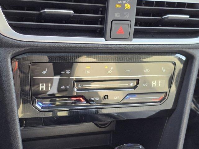 Photo of 2025 Deep Black Pearl Effect Volkswagen Taos