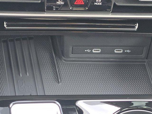 Photo of 2025 Deep Black Pearl Effect Volkswagen Atlas