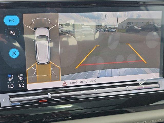 Photo of 2025 Deep Black Pearl Effect Volkswagen Atlas