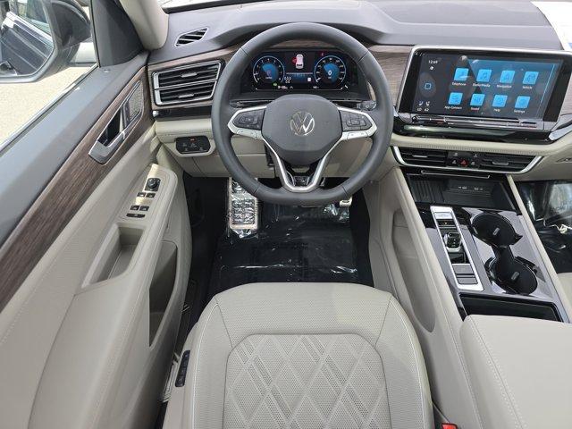 Photo of 2025 Deep Black Pearl Effect Volkswagen Atlas