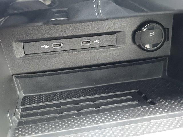 Photo of 2025 Deep Black Pearl Effect Volkswagen Taos