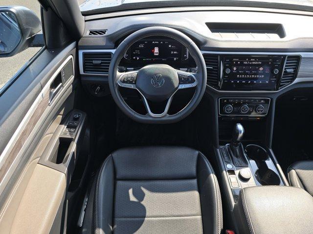 Photo of 2022 Platinum Gray Metallic Volkswagen Atlas Cross Sport