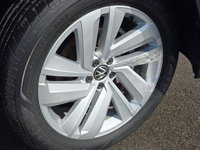 Photo of 2022 Platinum Gray Metallic Volkswagen Atlas Cross Sport