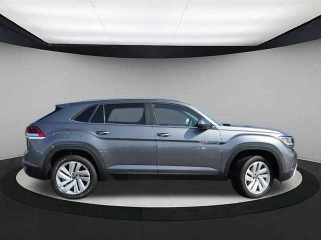 Photo of 2022 Platinum Gray Metallic Volkswagen Atlas Cross Sport
