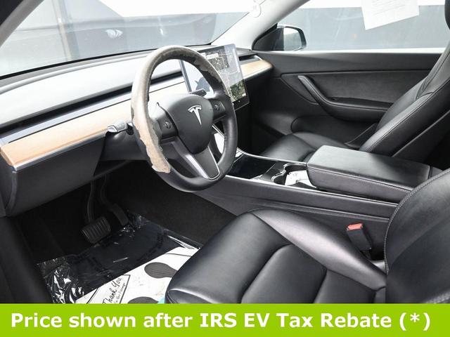 Photo of 2021 Black Tesla Model Y