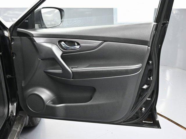 Photo of 2020 Magnetic Black Nissan Rogue