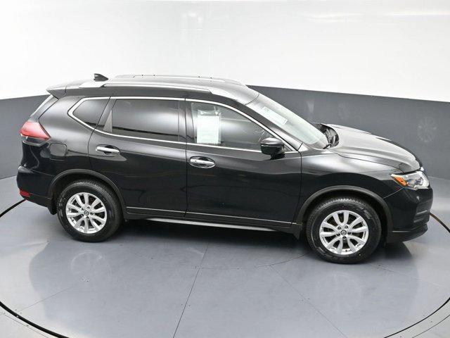 Photo of 2020 Magnetic Black Nissan Rogue