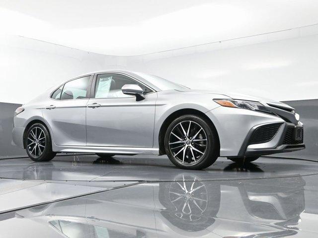 Photo of 2023 Silver Toyota Camry