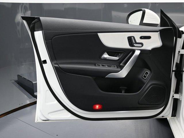 Photo of 2024 Polar White Mercedes-Benz CLA 250