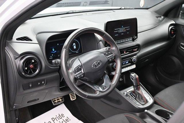 Photo of 2023 Lunar White Hyundai KONA