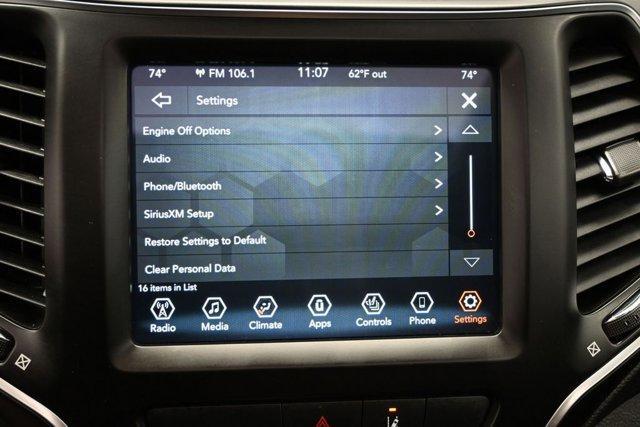 Photo of 2022 Diamond Black Jeep Cherokee