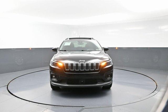 Photo of 2022 Diamond Black Jeep Cherokee