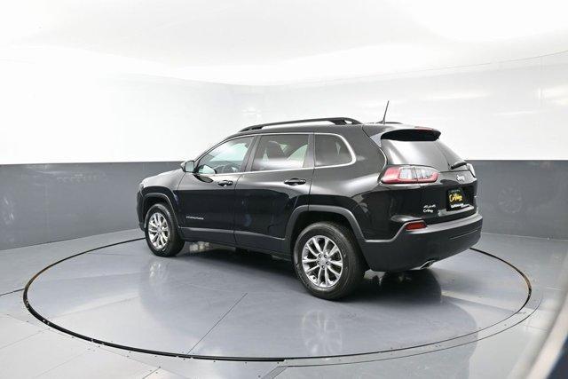 Photo of 2022 Diamond Black Jeep Cherokee