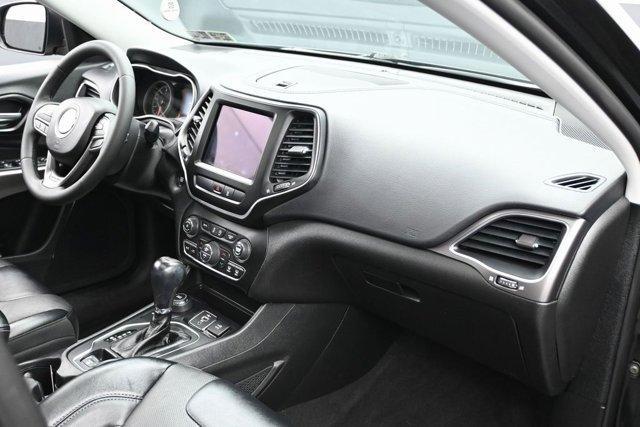 Photo of 2022 Diamond Black Jeep Cherokee