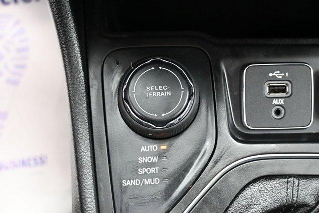 Photo of 2022 Diamond Black Jeep Cherokee