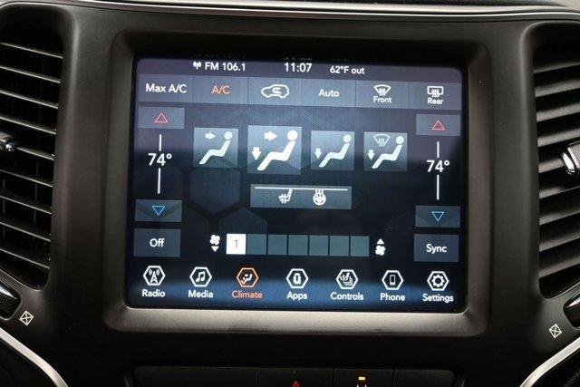 Photo of 2022 Diamond Black Jeep Cherokee