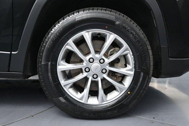 Photo of 2022 Diamond Black Jeep Cherokee