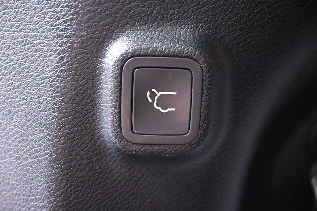 Photo of 2022 Diamond Black Jeep Cherokee