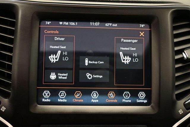 Photo of 2022 Diamond Black Jeep Cherokee