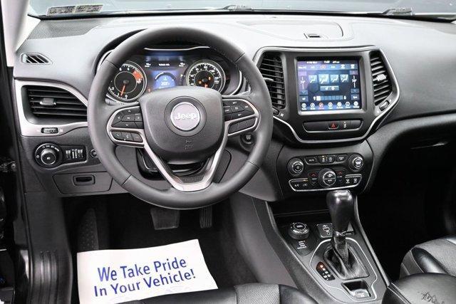 Photo of 2022 Diamond Black Jeep Cherokee