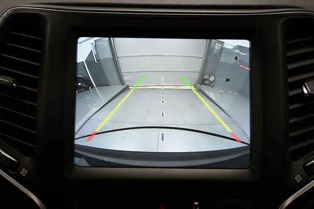 Photo of 2022 Diamond Black Jeep Cherokee
