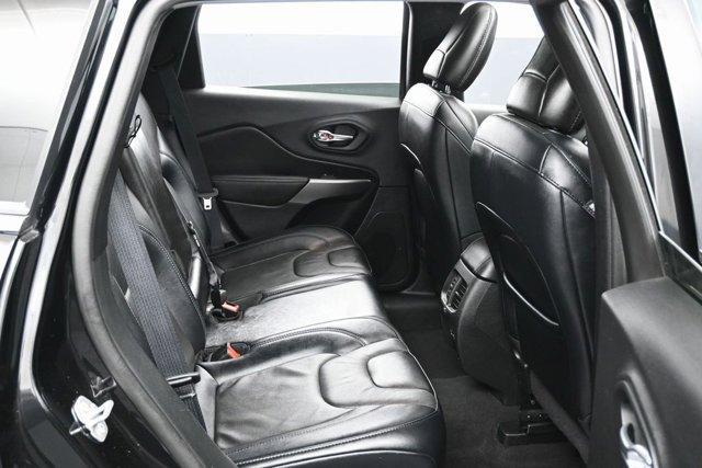 Photo of 2022 Diamond Black Jeep Cherokee