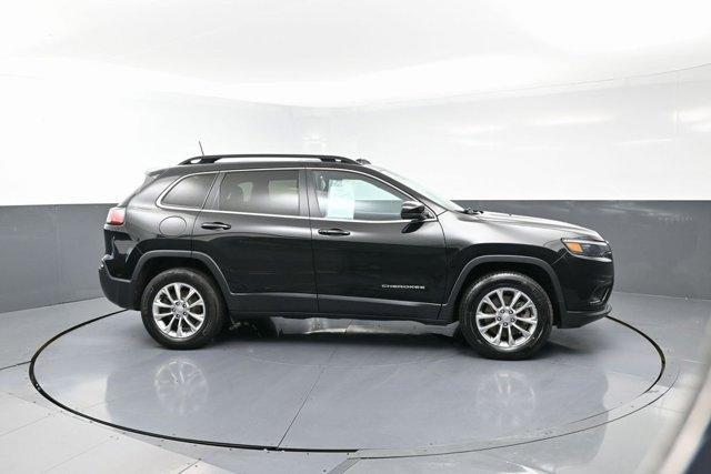 Photo of 2022 Diamond Black Jeep Cherokee