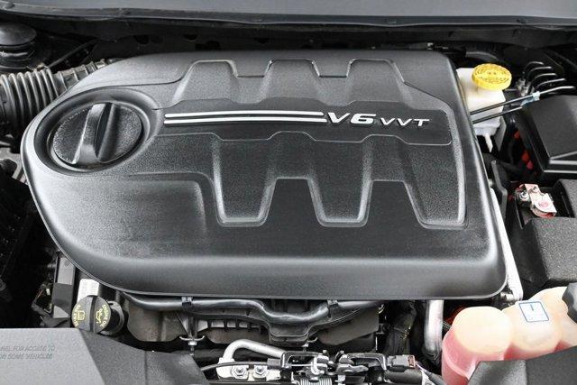 Photo of 2022 Diamond Black Jeep Cherokee