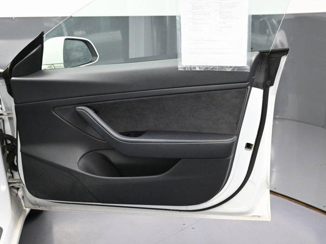 Photo of 2020 White Tesla Model 3