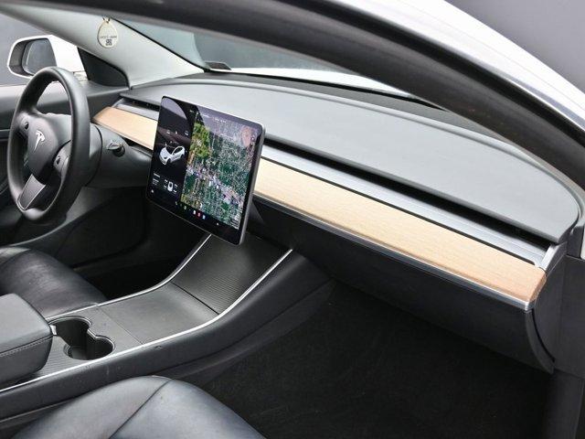 Photo of 2020 White Tesla Model 3