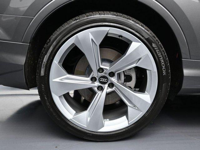 Photo of 2020 Samurai Gray Metallic Audi Q7