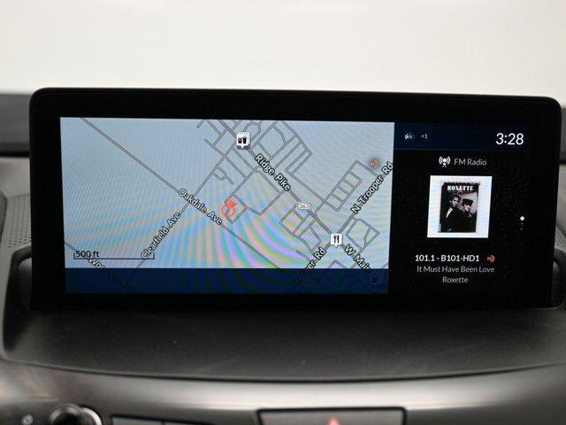 Photo of 2022 White Acura RDX