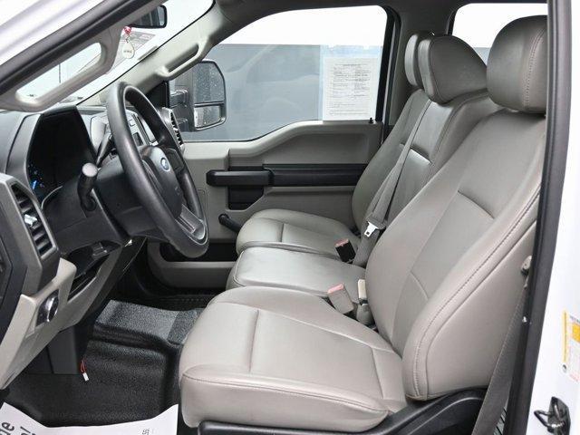 Photo of 2019 Oxford White Ford F-250