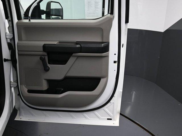 Photo of 2019 Oxford White Ford F-250