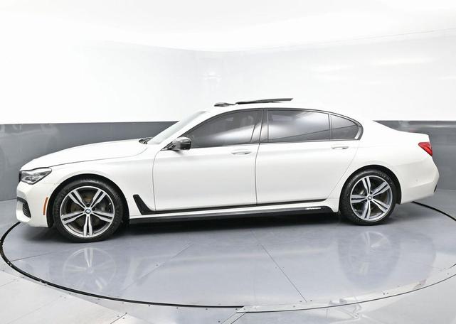 Photo of 2016 Mineral White Metallic BMW 750